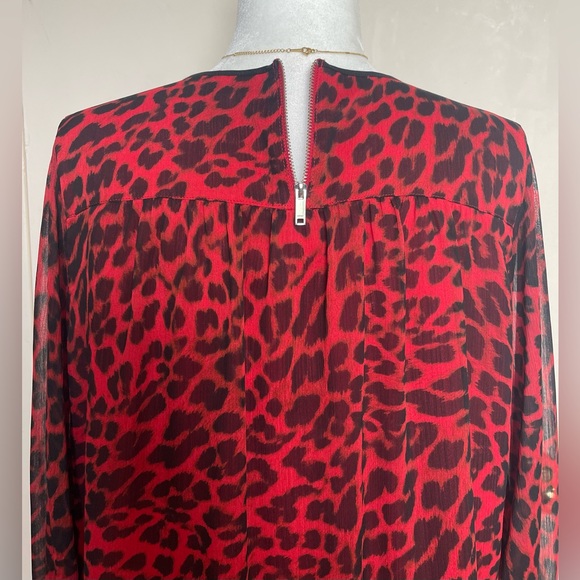 DKNY Animal Print ,Long-sleeved blouse with ruffles on the cuffs ,NWOT - Picture 4 of 9